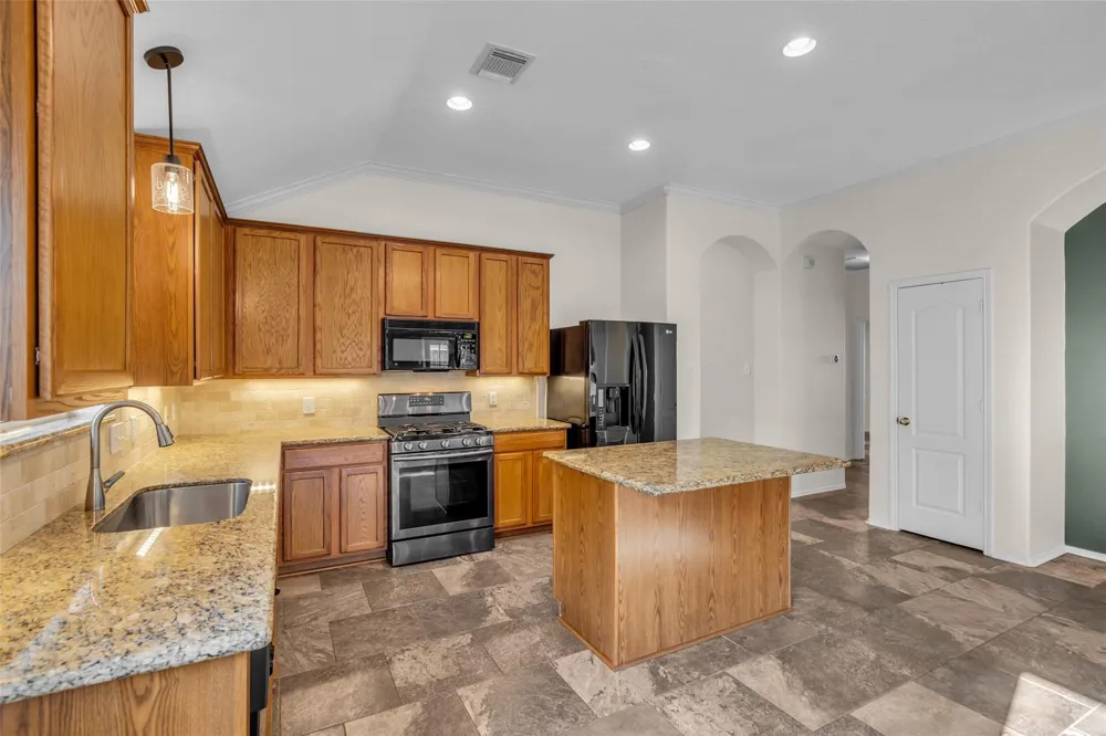 3527 Azalea Sands Drive Spring, TX 77386