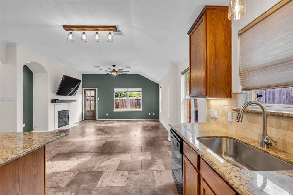 3527 Azalea Sands Drive Spring, TX 77386