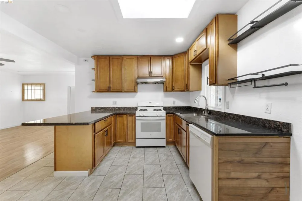 14785 Van Ave San Lorenzo, CA 94578