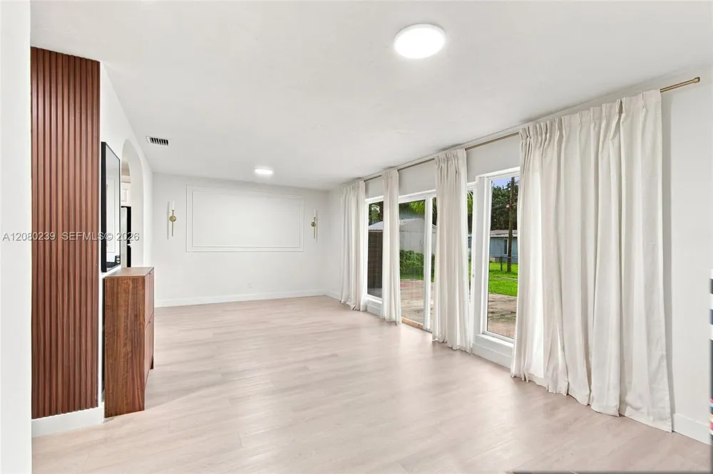 6885 NW 14th Ct Plantation, FL 33313