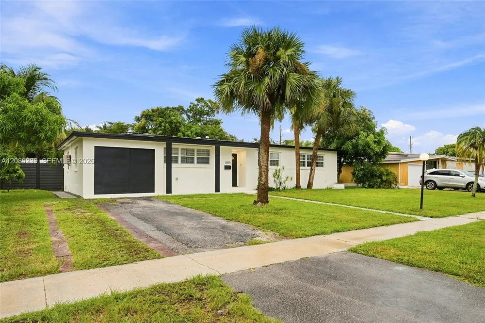 6885 NW 14th Ct Plantation, FL 33313