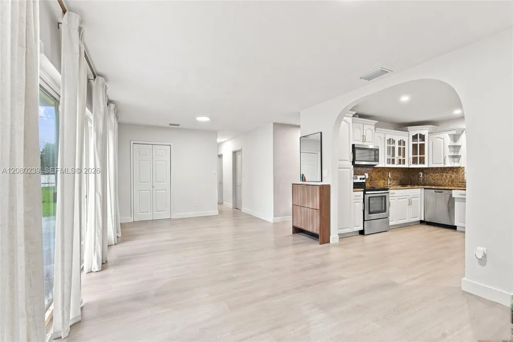 6885 NW 14th Ct Plantation, FL 33313
