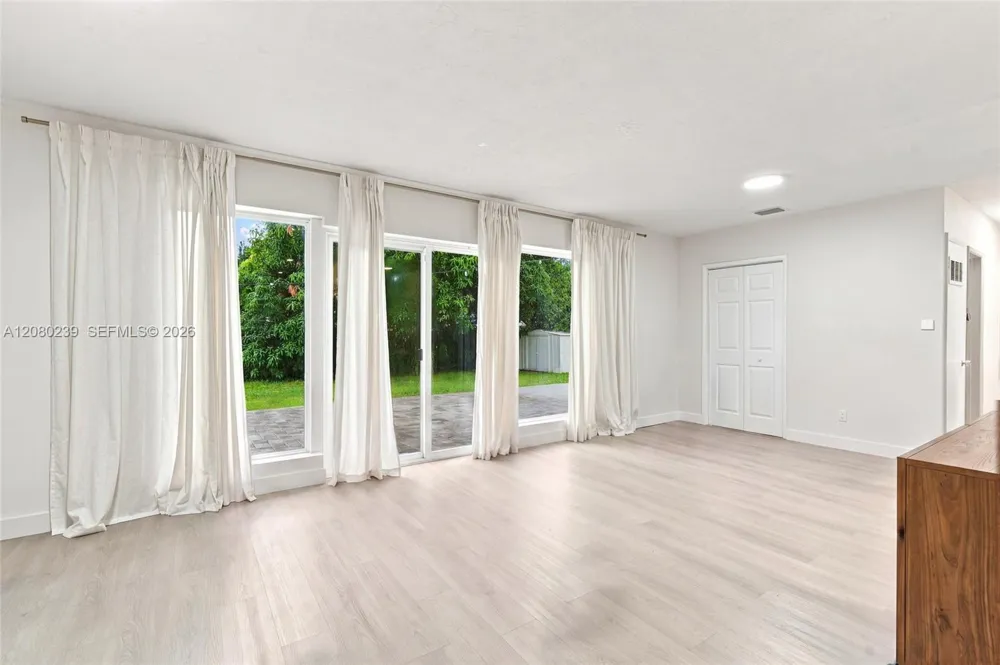 6885 NW 14th Ct Plantation, FL 33313