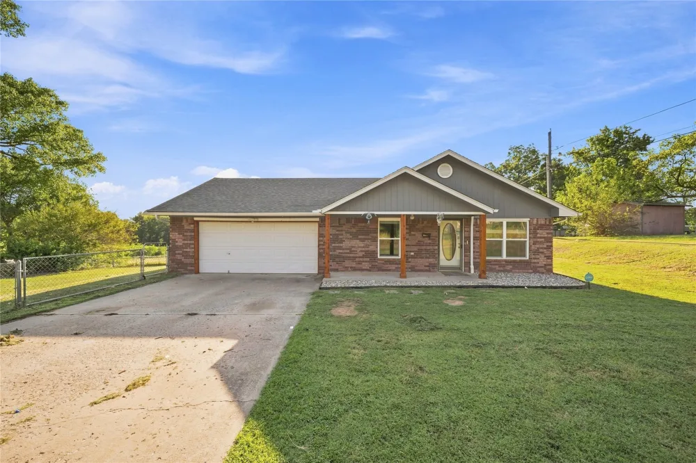211 Cedar Street Bristow, OK 74010