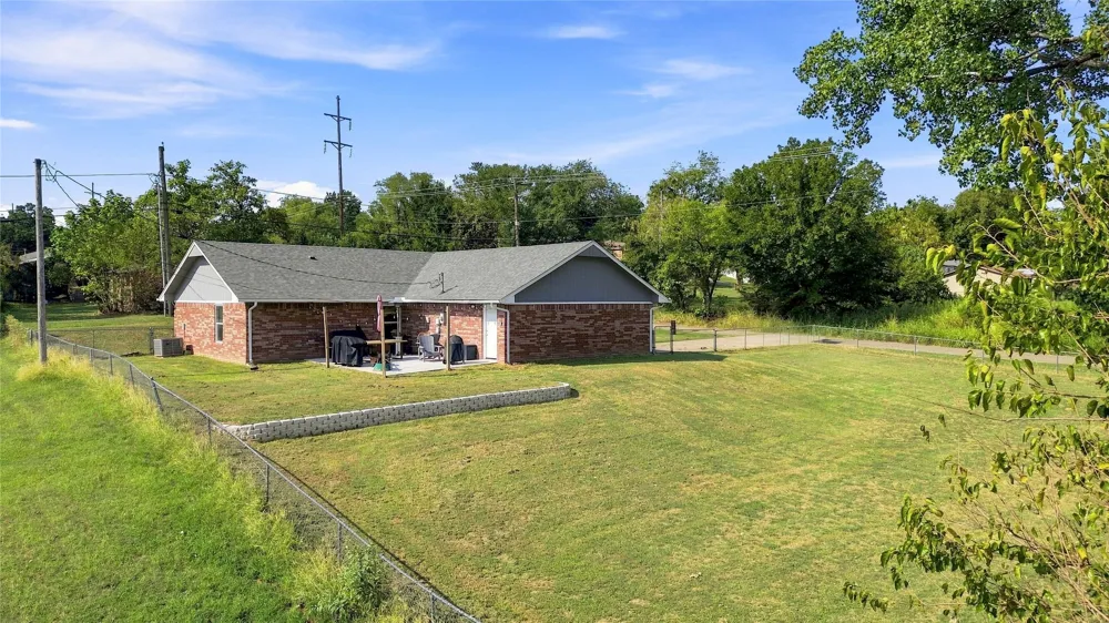 211 Cedar Street Bristow, OK 74010
