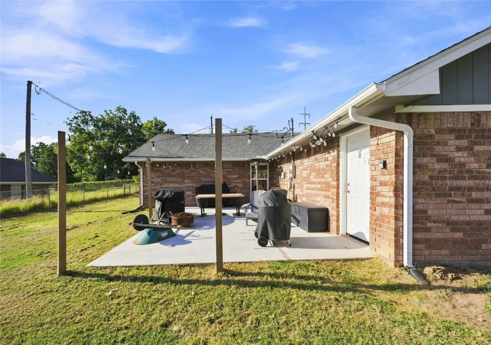 211 Cedar Street Bristow, OK 74010