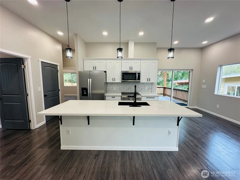 2013 Harding Road Aberdeen, WA 98520