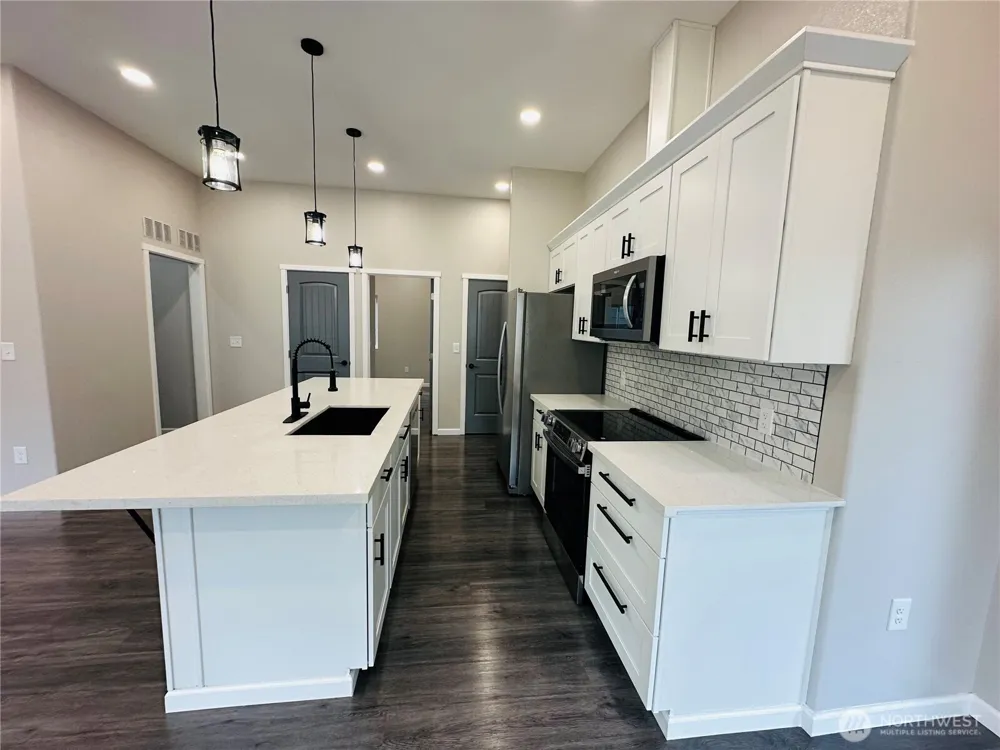 2013 Harding Road Aberdeen, WA 98520