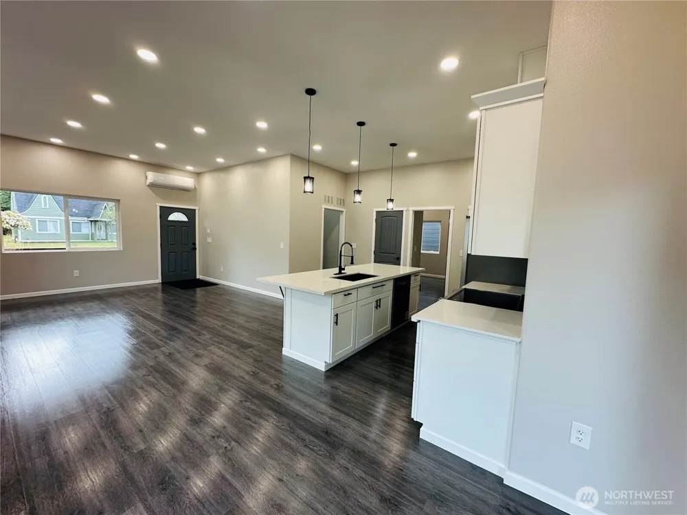2013 Harding Road Aberdeen, WA 98520