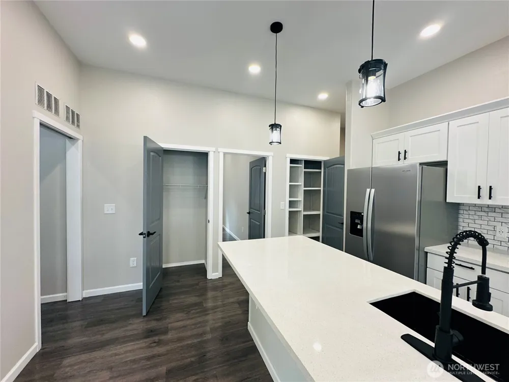 2013 Harding Road Aberdeen, WA 98520