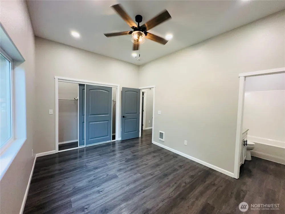 2013 Harding Road Aberdeen, WA 98520