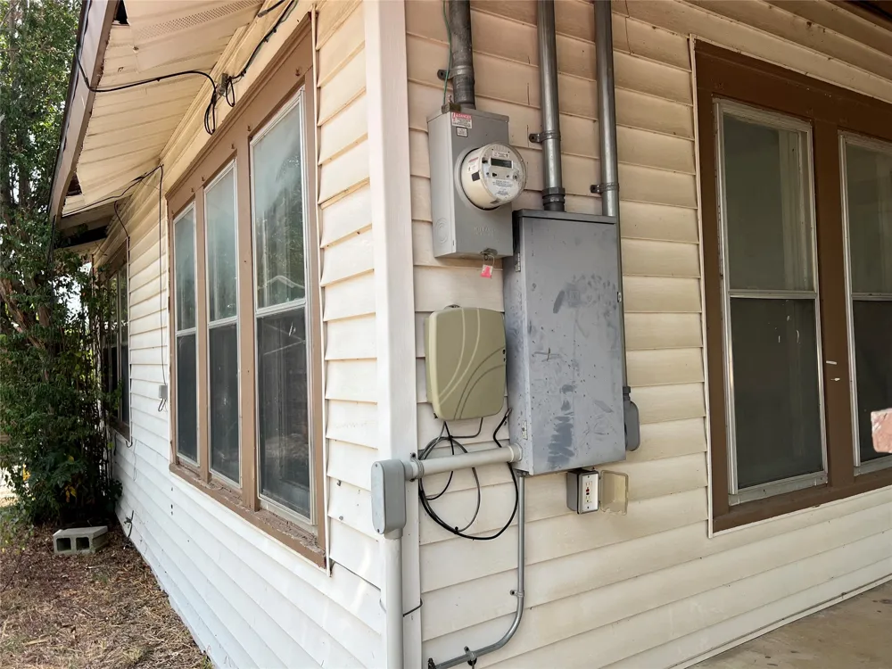 2202 Avenue E Brownwood, TX 76801