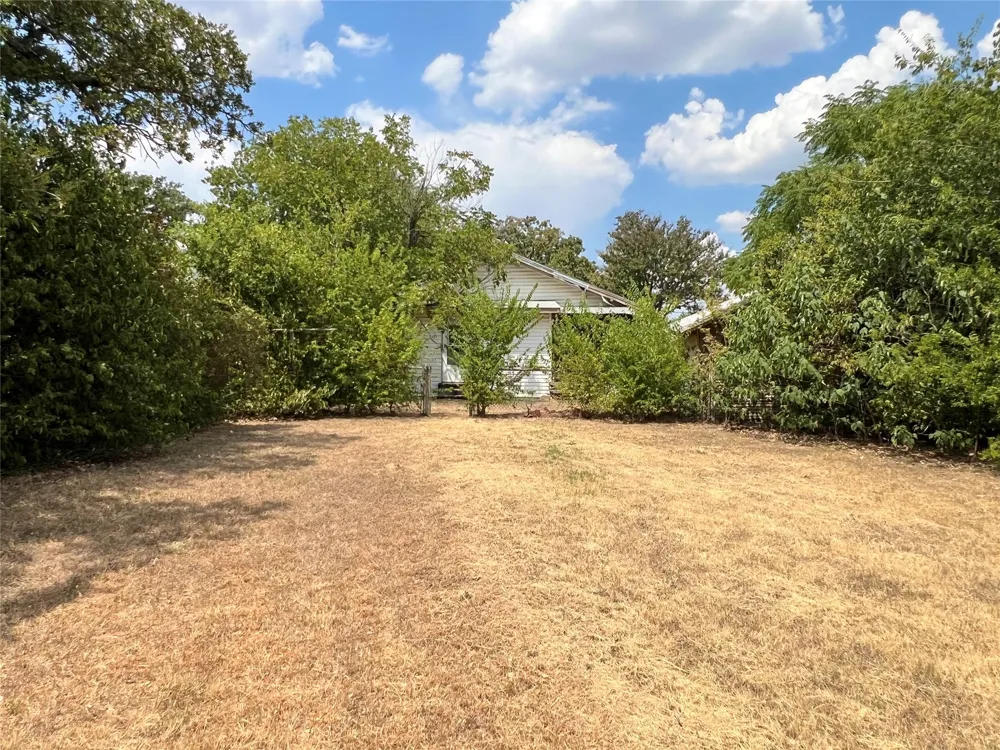 2202 Avenue E Brownwood, TX 76801
