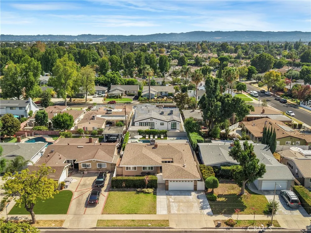 16512 Tupper North Hills, CA 91343