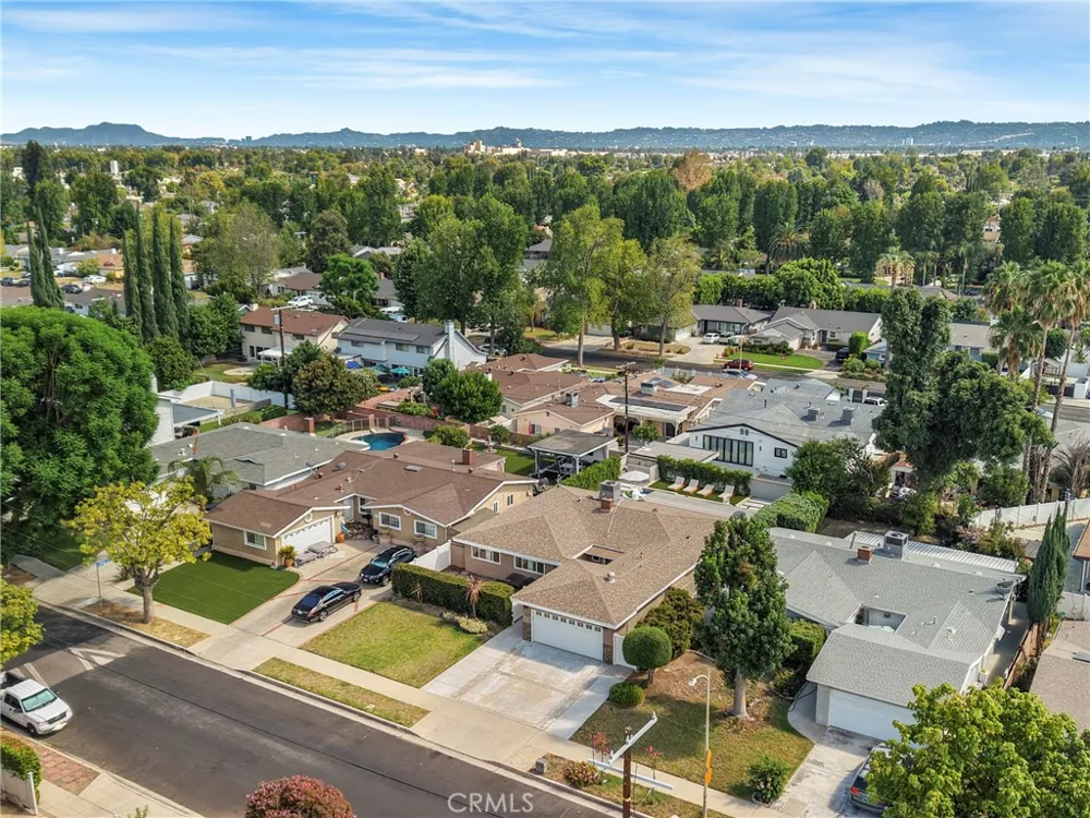 16512 Tupper North Hills, CA 91343