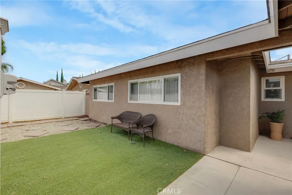 16512 Tupper North Hills, CA 91343
