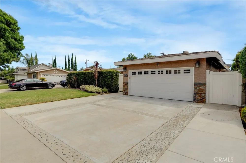 16512 Tupper North Hills, CA 91343