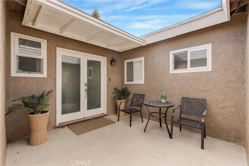 16512 Tupper North Hills, CA 91343