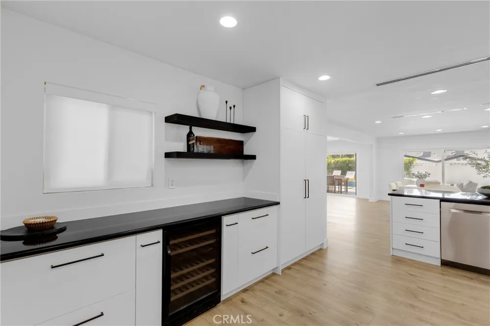 16512 Tupper North Hills, CA 91343