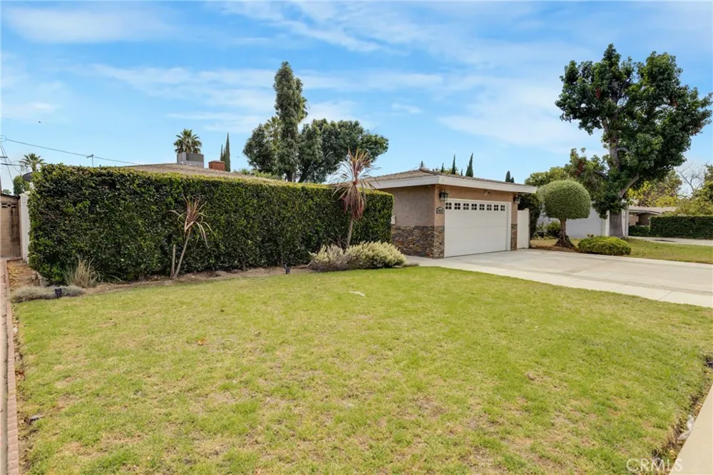 16512 Tupper North Hills, CA 91343