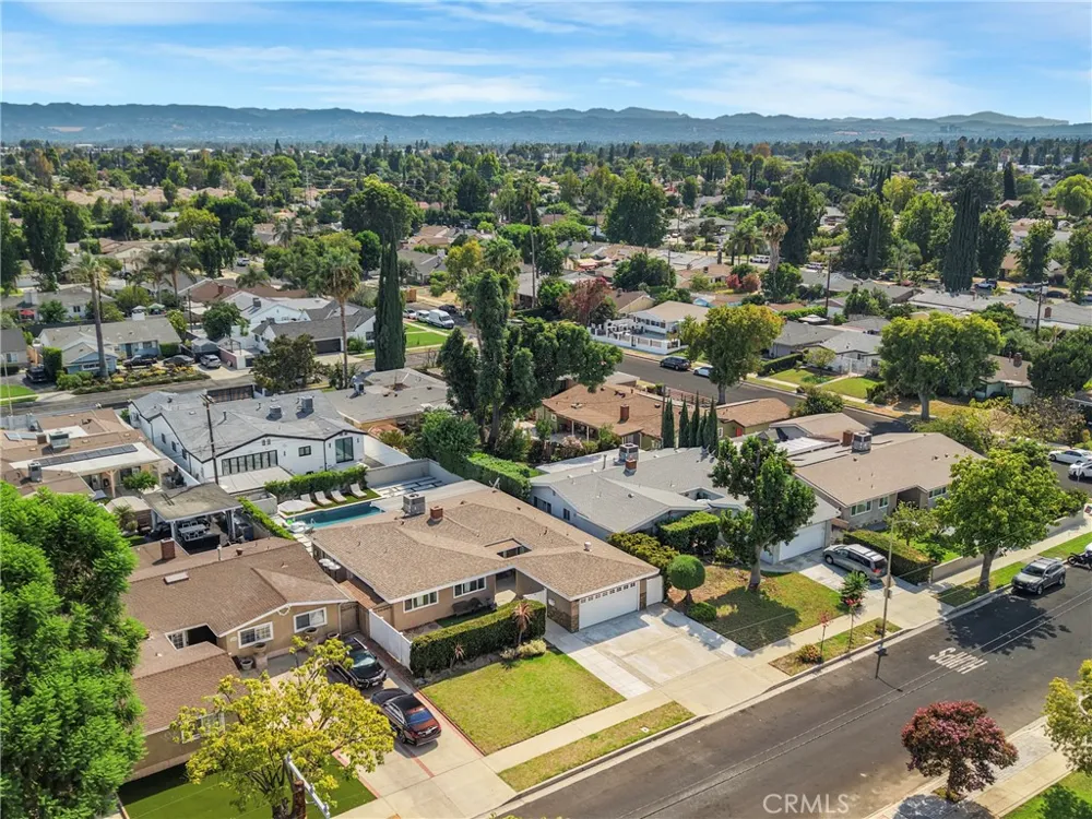 16512 Tupper North Hills, CA 91343