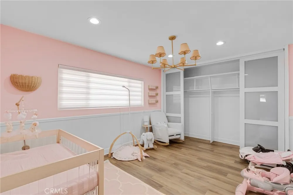 16512 Tupper North Hills, CA 91343