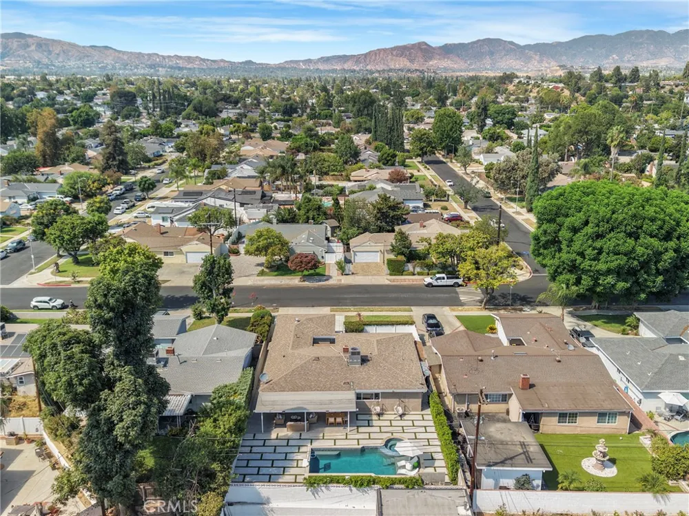 16512 Tupper North Hills, CA 91343
