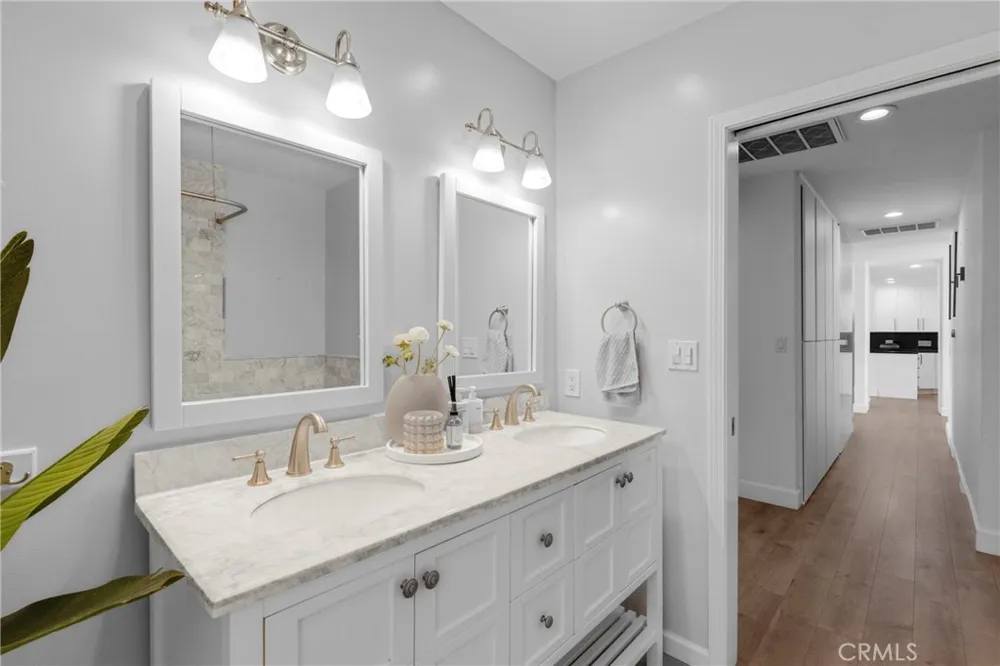 16512 Tupper North Hills, CA 91343