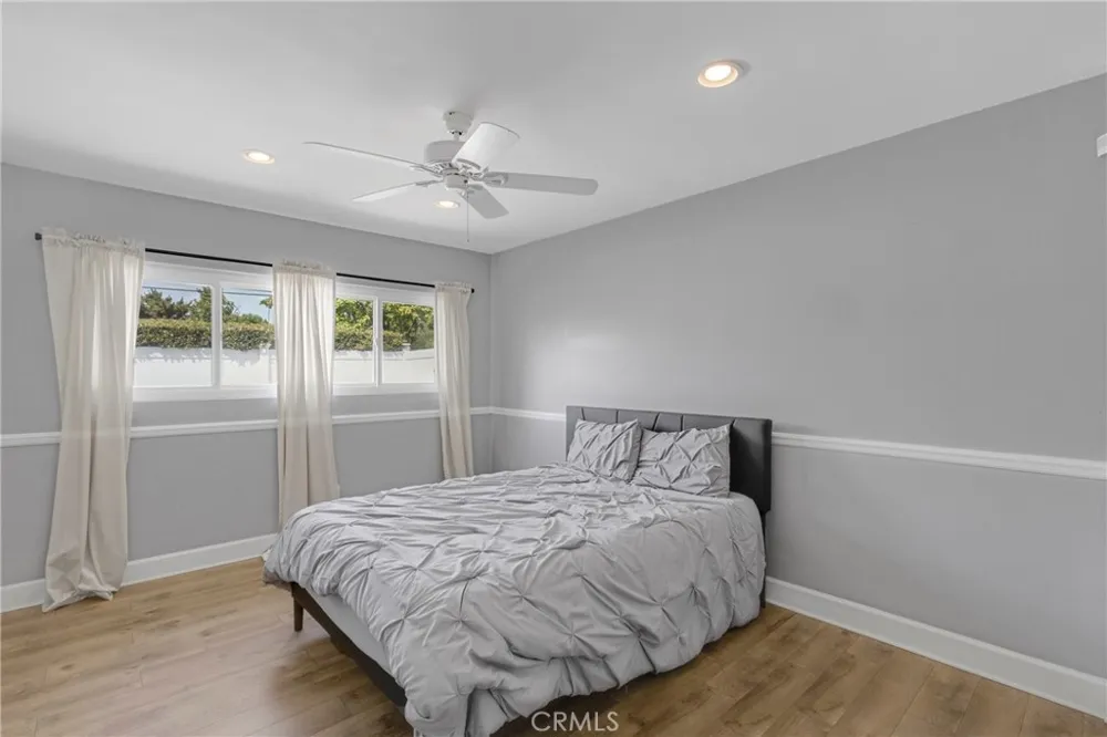 16512 Tupper North Hills, CA 91343