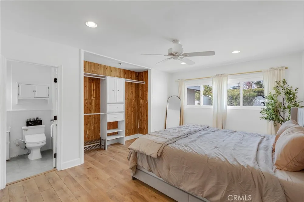 16512 Tupper North Hills, CA 91343