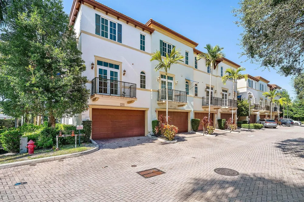 3281 Estancia Lane Boynton Beach, FL 33435