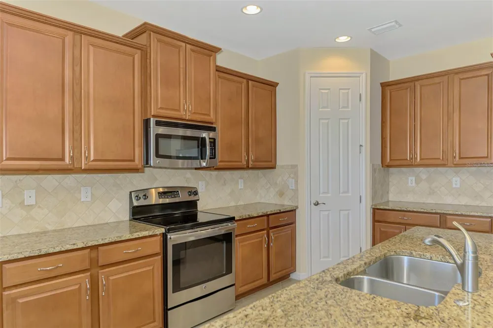 1050 BLUFFWOOD DRIVE Nokomis, FL 34275