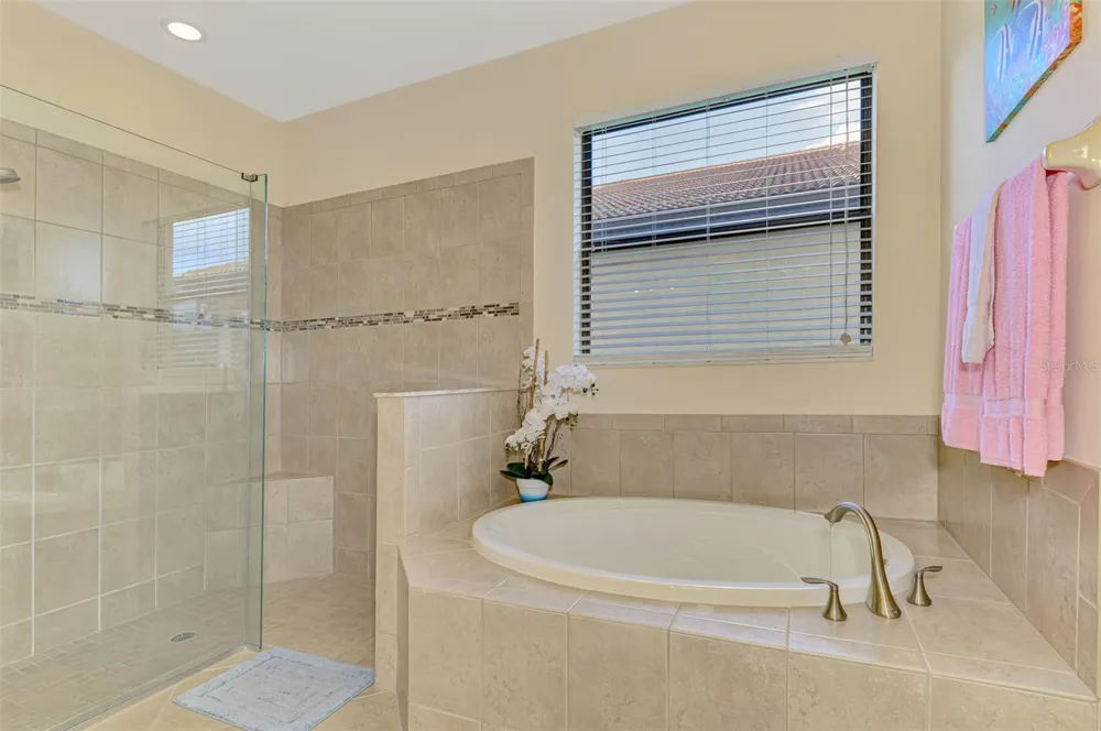 1050 BLUFFWOOD DRIVE Nokomis, FL 34275