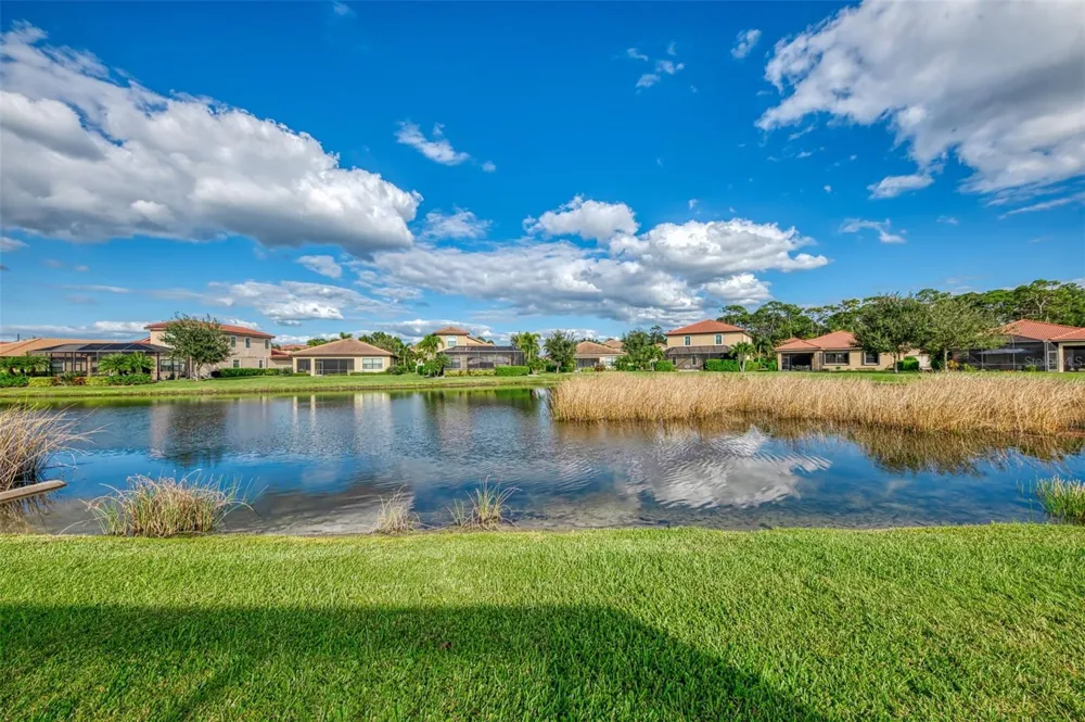 1050 BLUFFWOOD DRIVE Nokomis, FL 34275