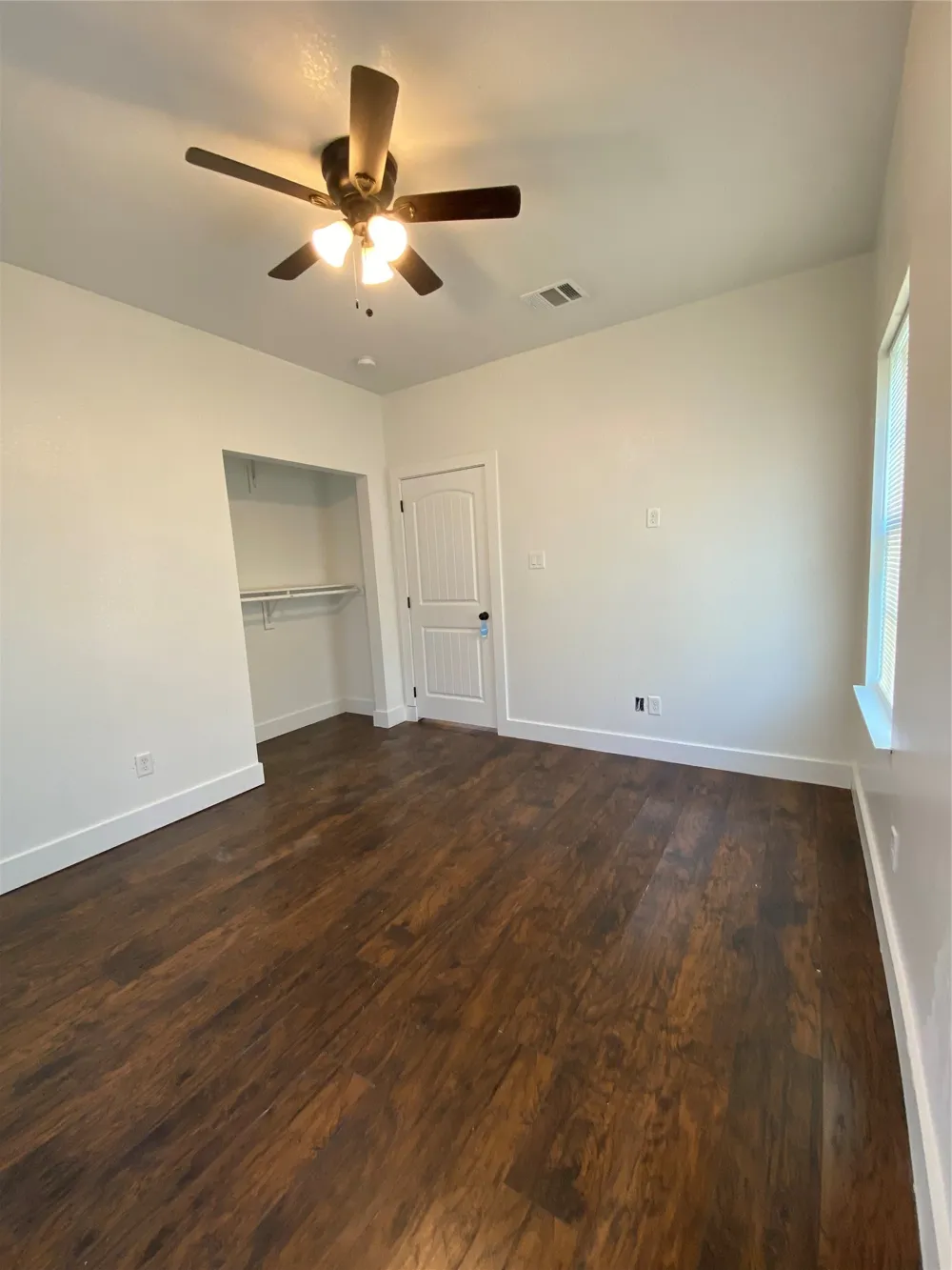 134 W Cober Drive Grand Prairie, TX 75051