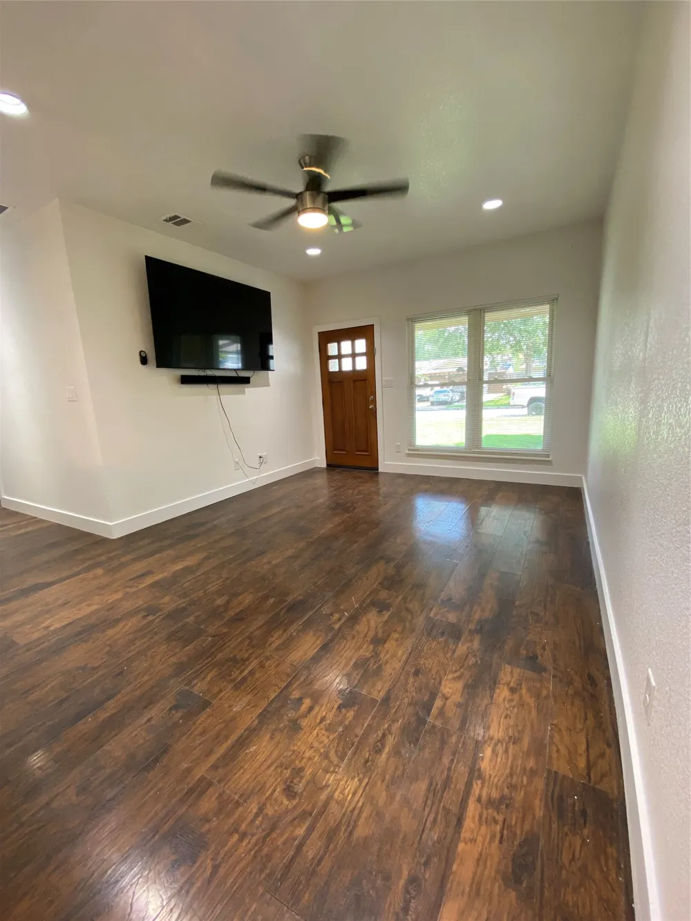 134 W Cober Drive Grand Prairie, TX 75051