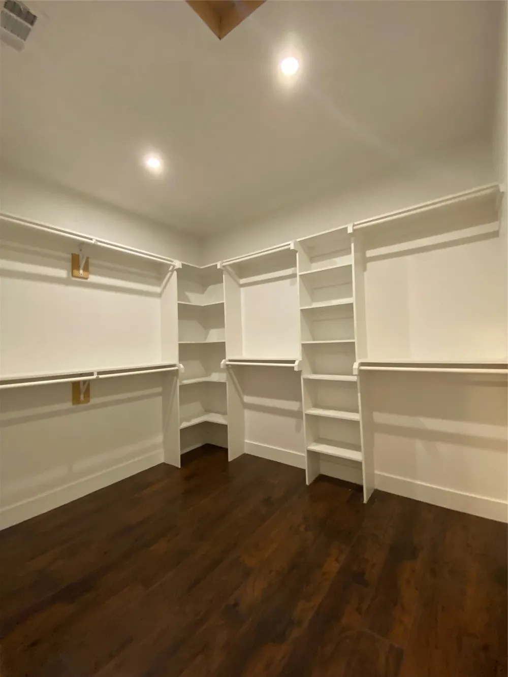 134 W Cober Drive Grand Prairie, TX 75051