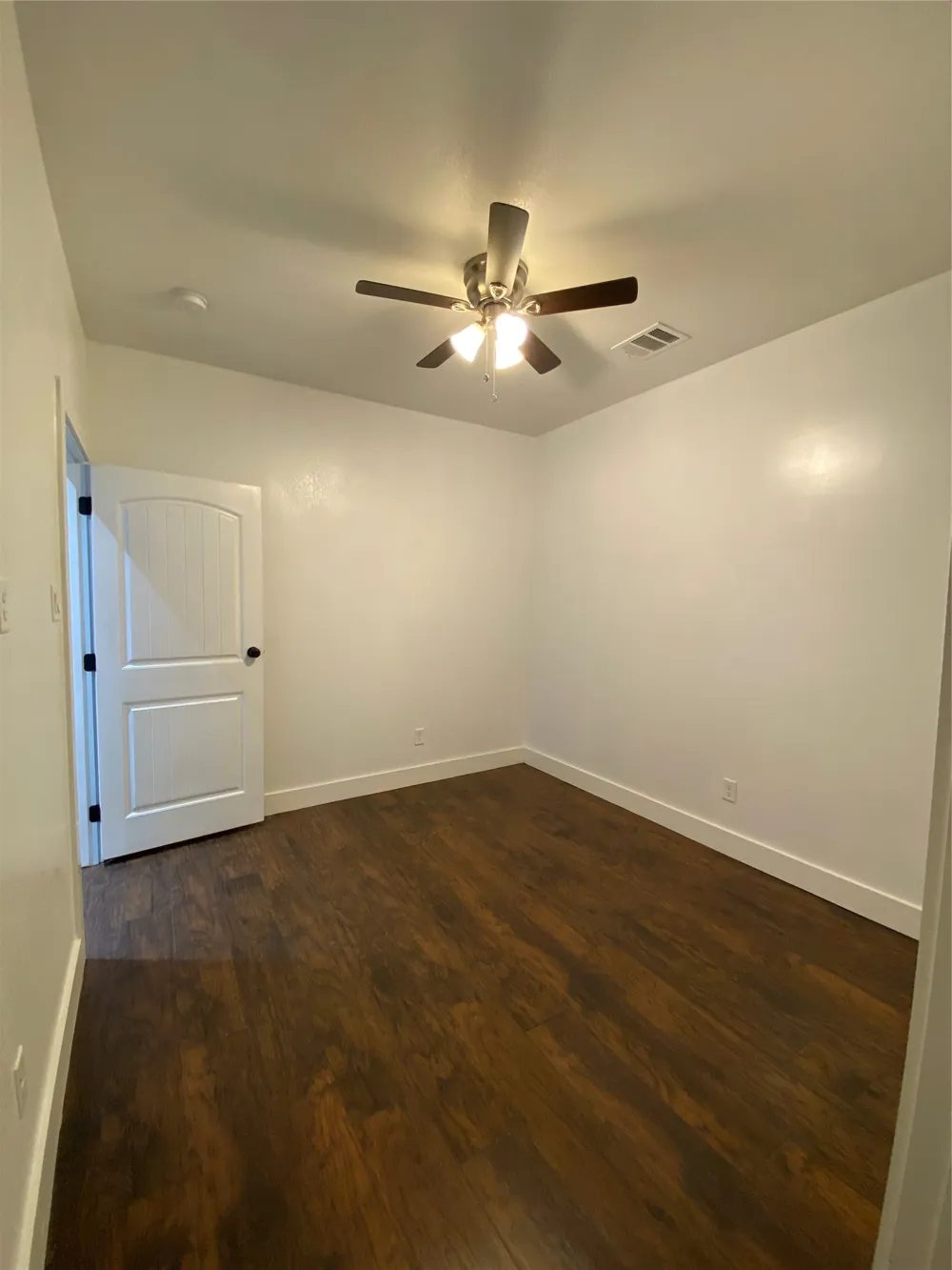 134 W Cober Drive Grand Prairie, TX 75051
