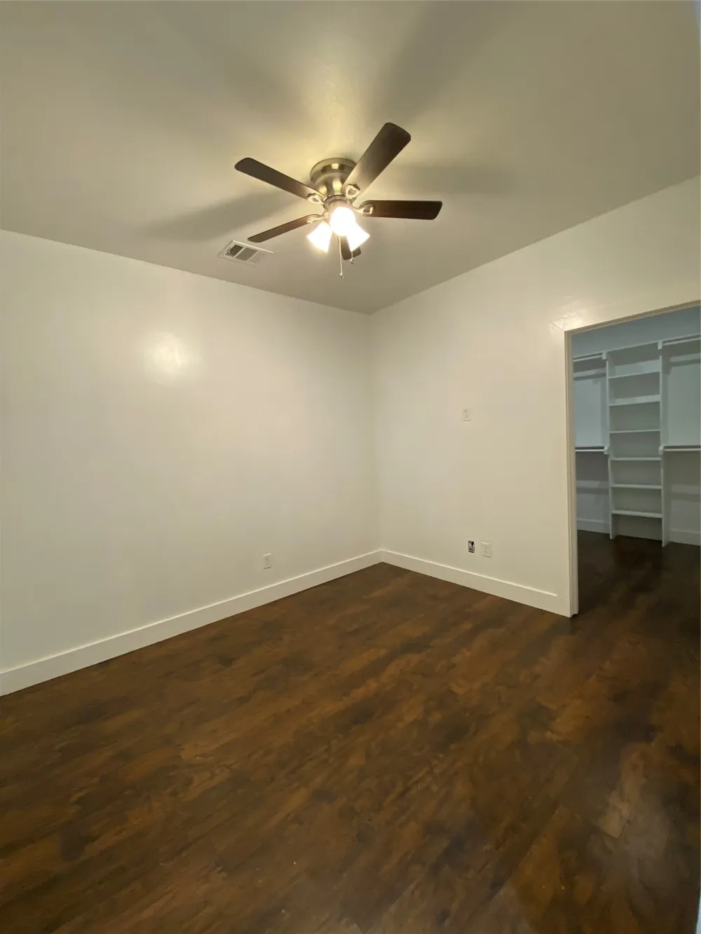 134 W Cober Drive Grand Prairie, TX 75051