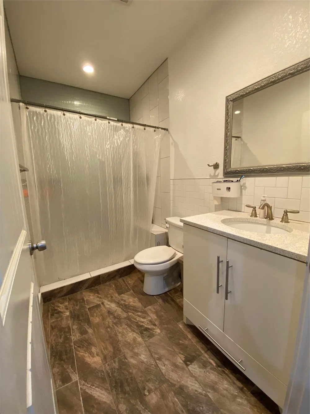 134 W Cober Drive Grand Prairie, TX 75051
