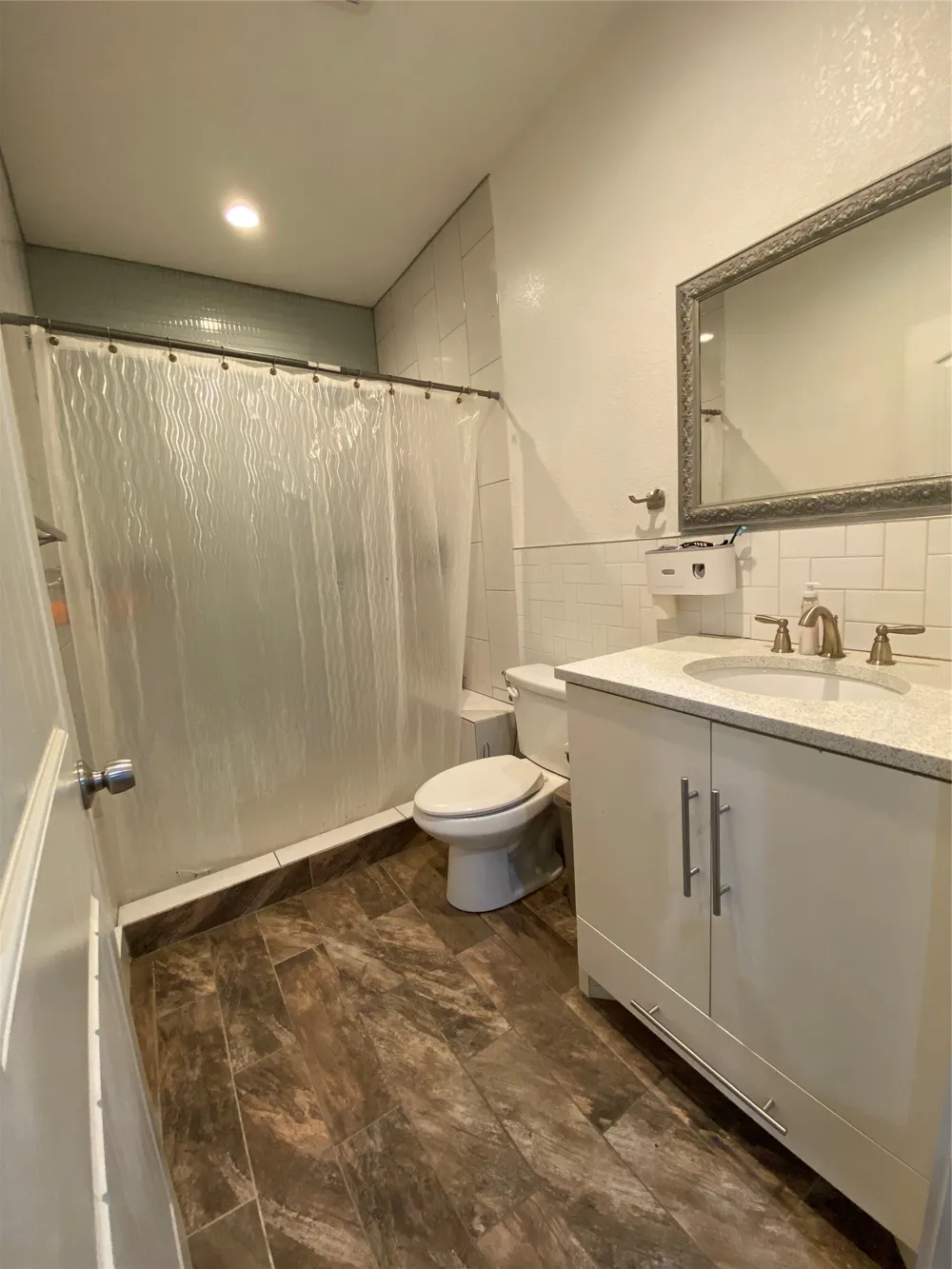 134 W Cober Drive Grand Prairie, TX 75051
