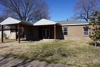 134 W Cober Drive Grand Prairie, TX 75051