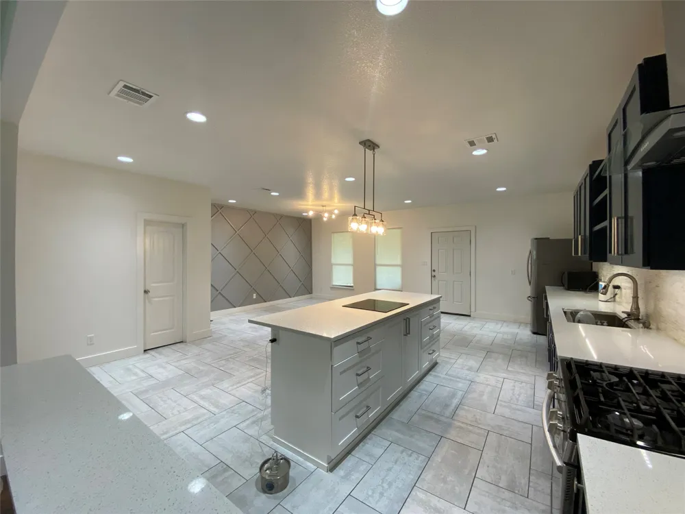 134 W Cober Drive Grand Prairie, TX 75051