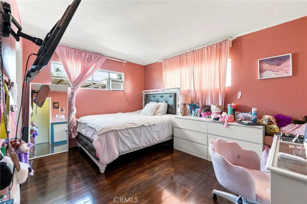 3853 Josephine Lynwood, CA 90262