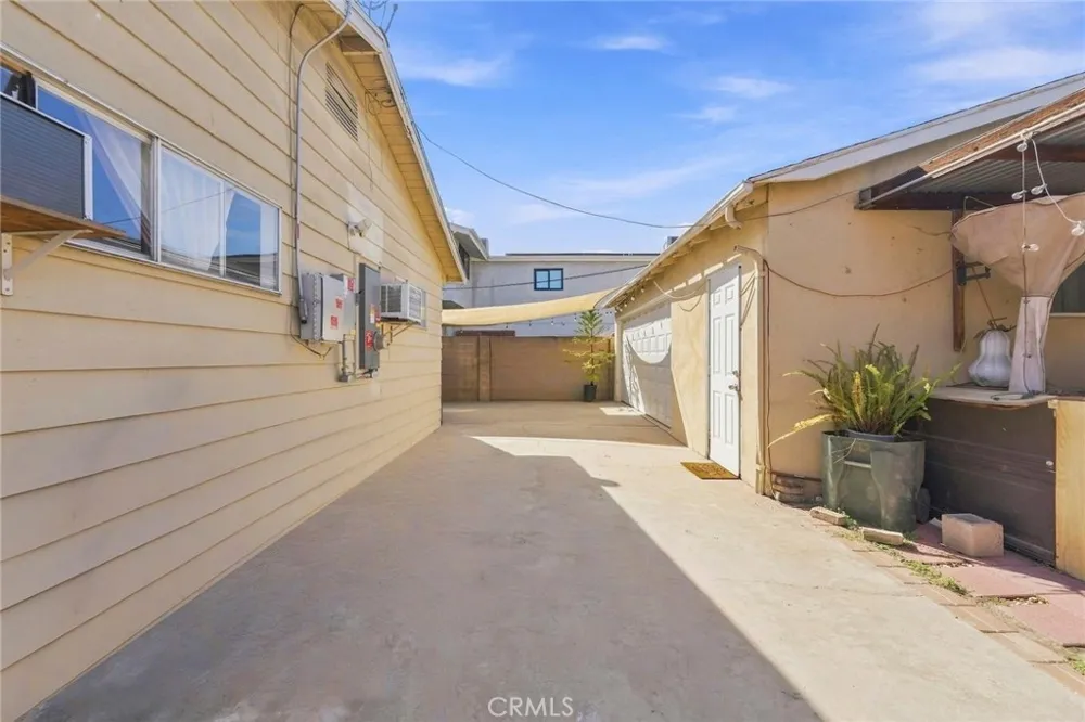 3853 Josephine Lynwood, CA 90262
