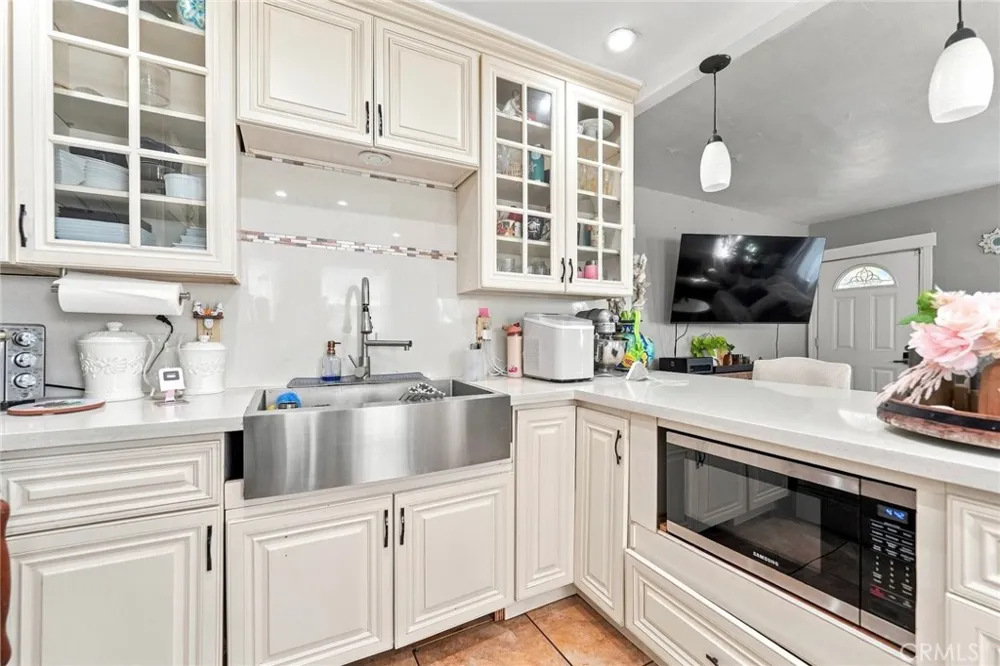 3853 Josephine Lynwood, CA 90262