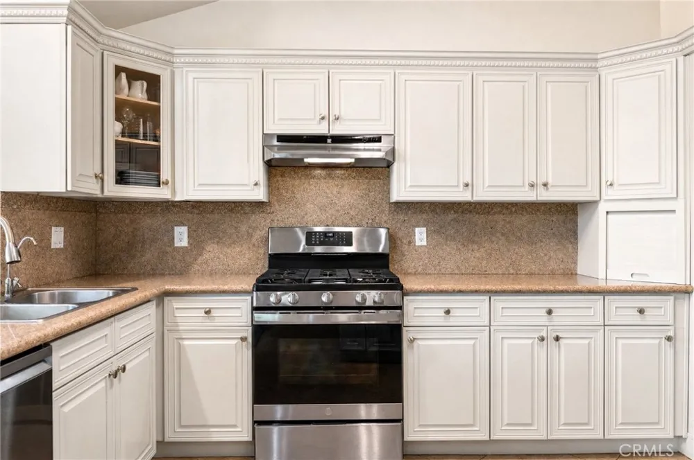 9087 Rosecrest Lane Fontana, CA 92335