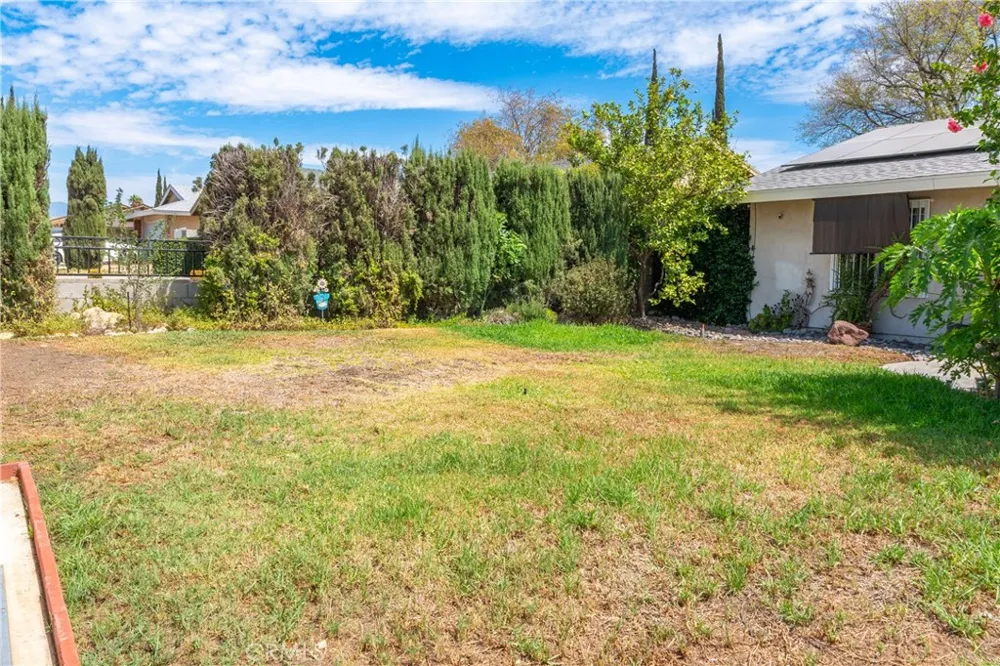 9087 Rosecrest Lane Fontana, CA 92335