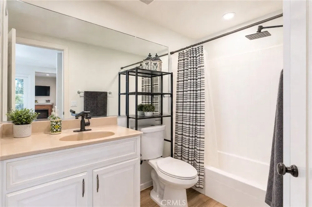 9087 Rosecrest Lane Fontana, CA 92335