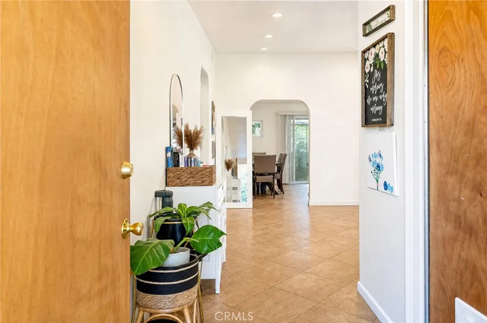 9087 Rosecrest Lane Fontana, CA 92335